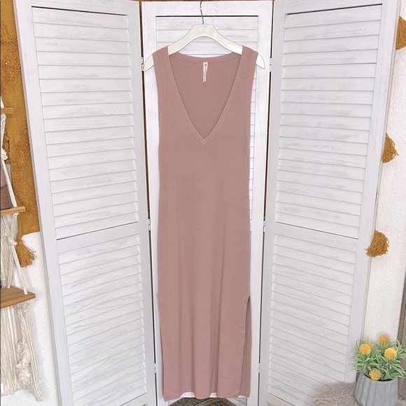 ANTHROPOLOGIE l Daily Practice Slim V-Neck Knit Sweaterdress Powder Pink XS - Picture 3 of 9